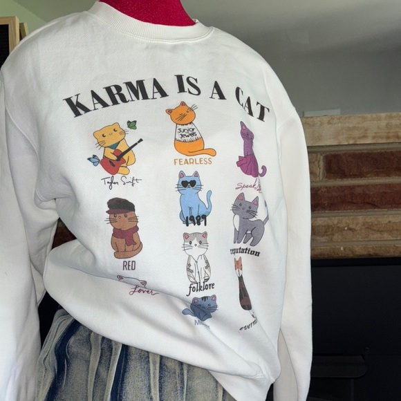 White Taylor Swift  Cat-Themed Sweatshirt - Picture 1 of 10